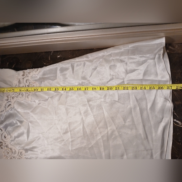 Victoria's Secret Cream Chemise - Picture 14 of 16